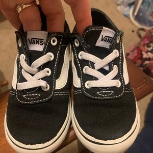 Vans- toddler- black and white